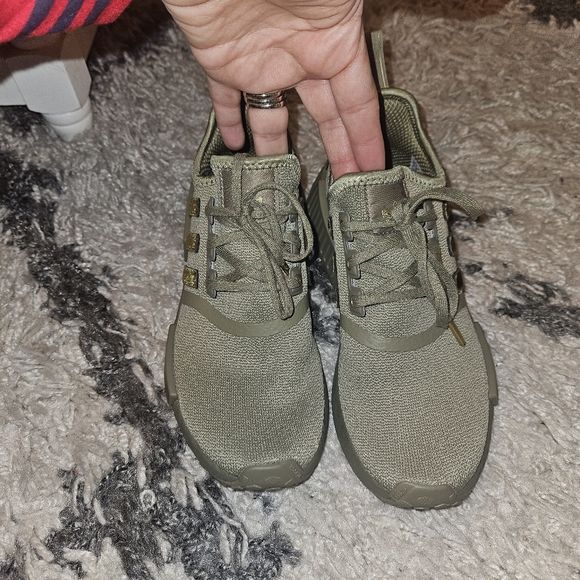 Adidas - Picture 4 of 5